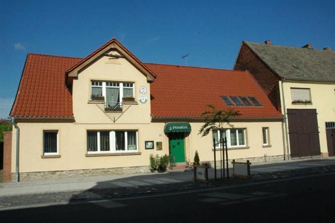 Hotel Garni & Oma'S Heuhotel 'Pension Zur Galerie' Barby Exteriör bild